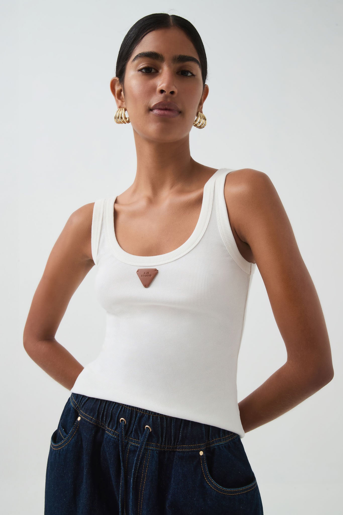 Cowrie Scoop Tank