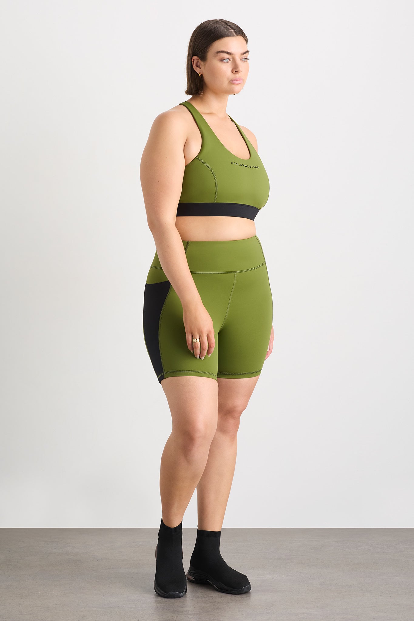 size: 16