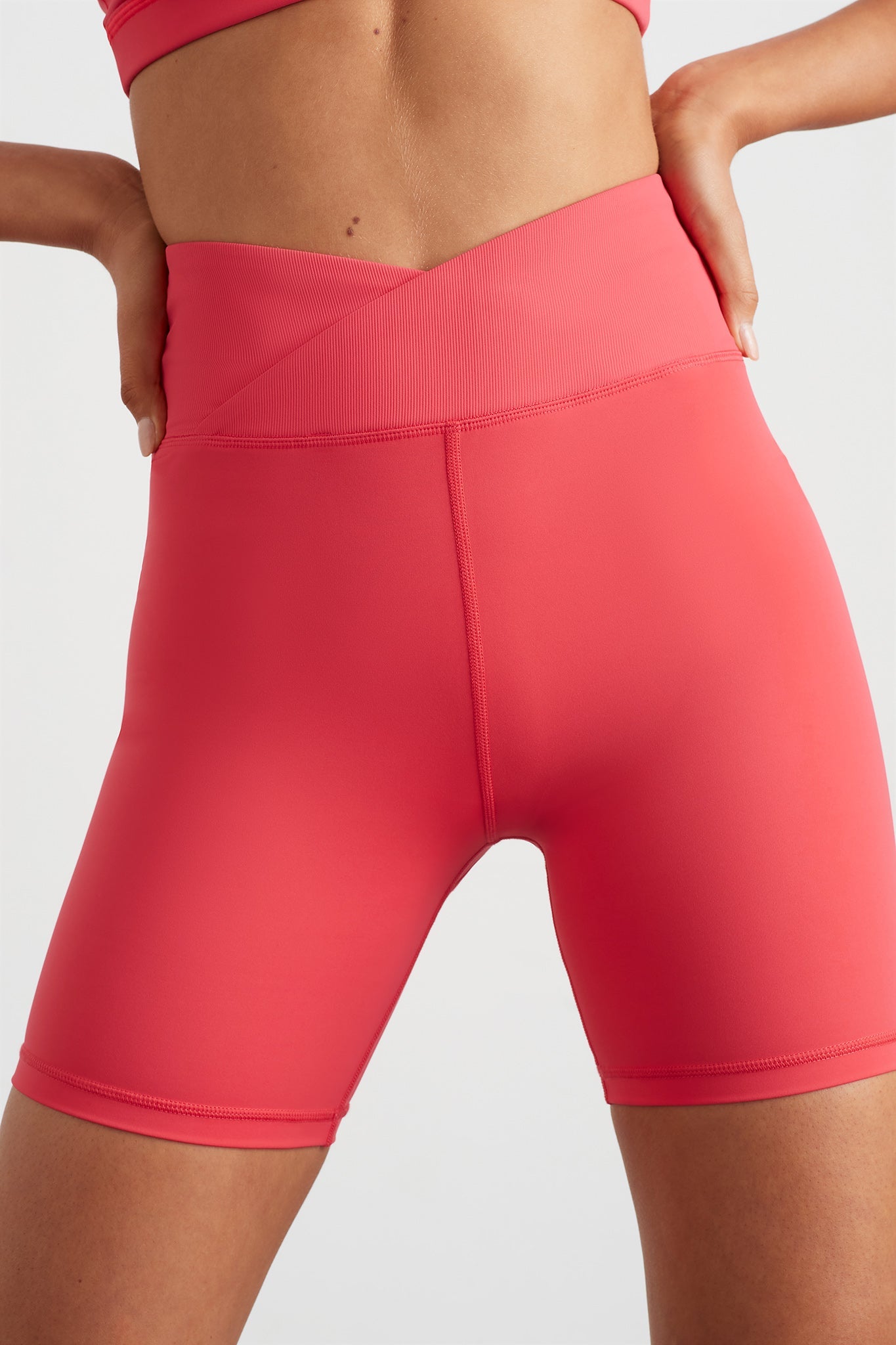 size: 8, secondary-image