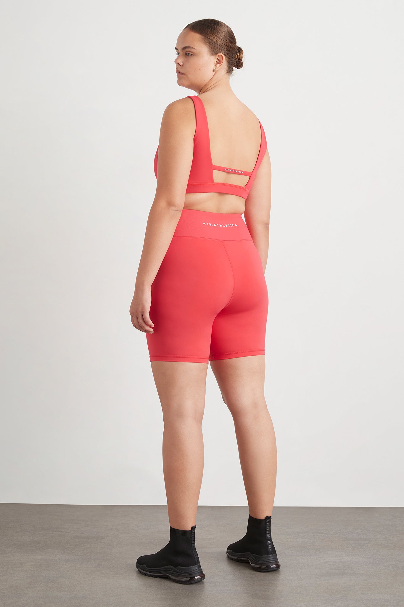 size: 16
