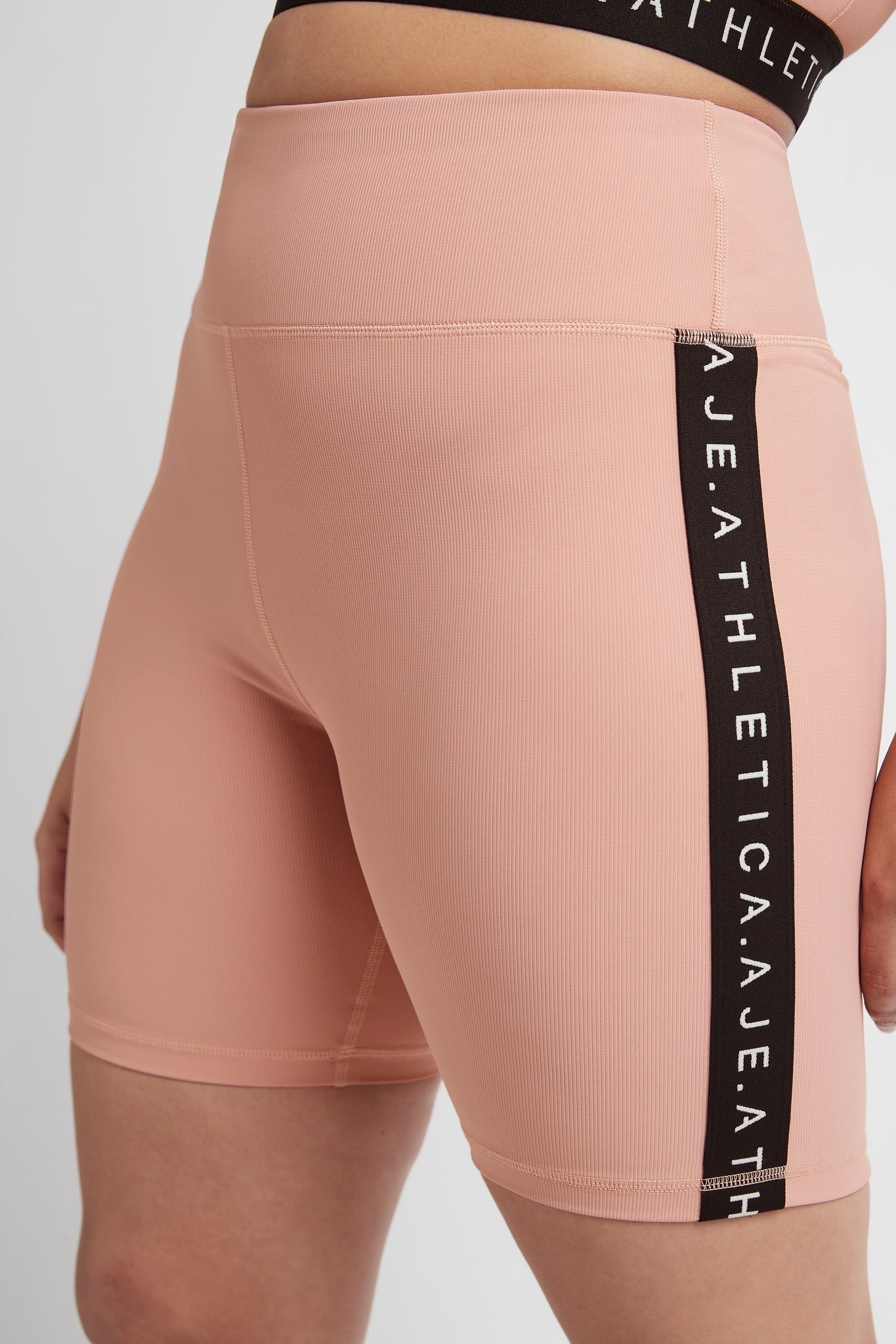 size: 16
